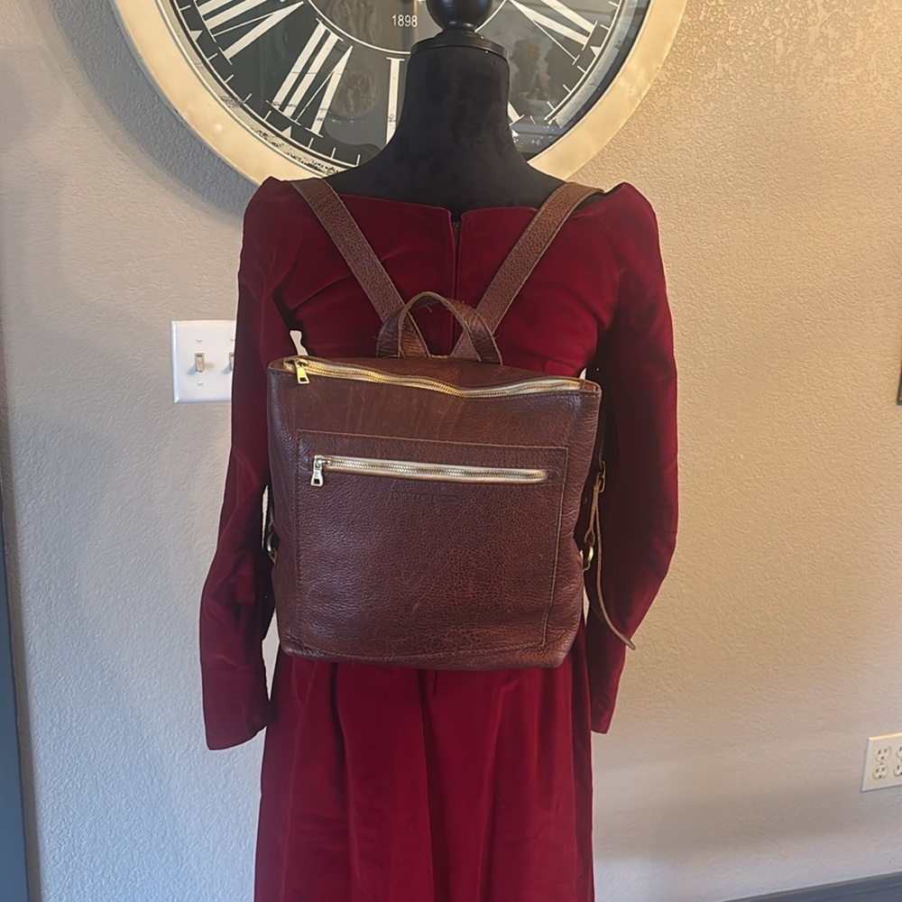 Portland Leather Backpack - Picture 2 of 11
